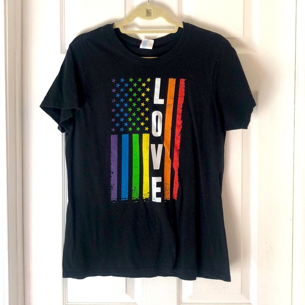 🌻5/$35 🌻 Women’s Black Rainbow Flag Love LGBT Pride Casual Tee Shirt